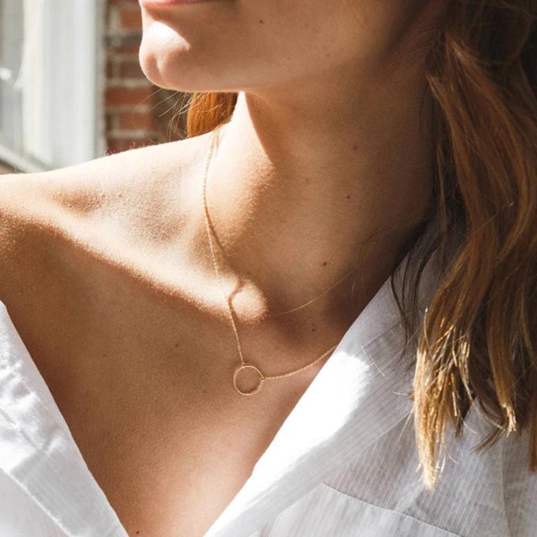 ELEGANT MINIMALIST NECKLACE