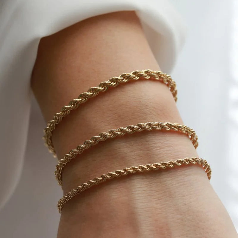 CLASSY TWIST ROPE BRACELET