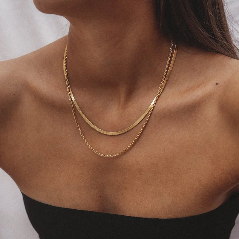 STYLISH TWO-LAYER NECKLACE