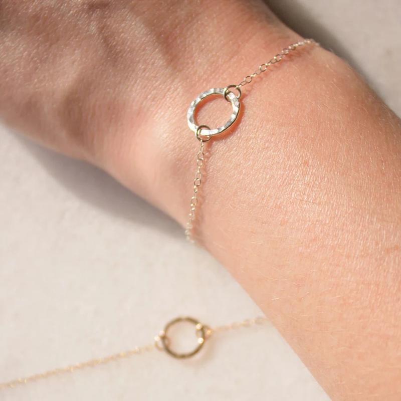 ELEGANT MINIMALIST BRACELET