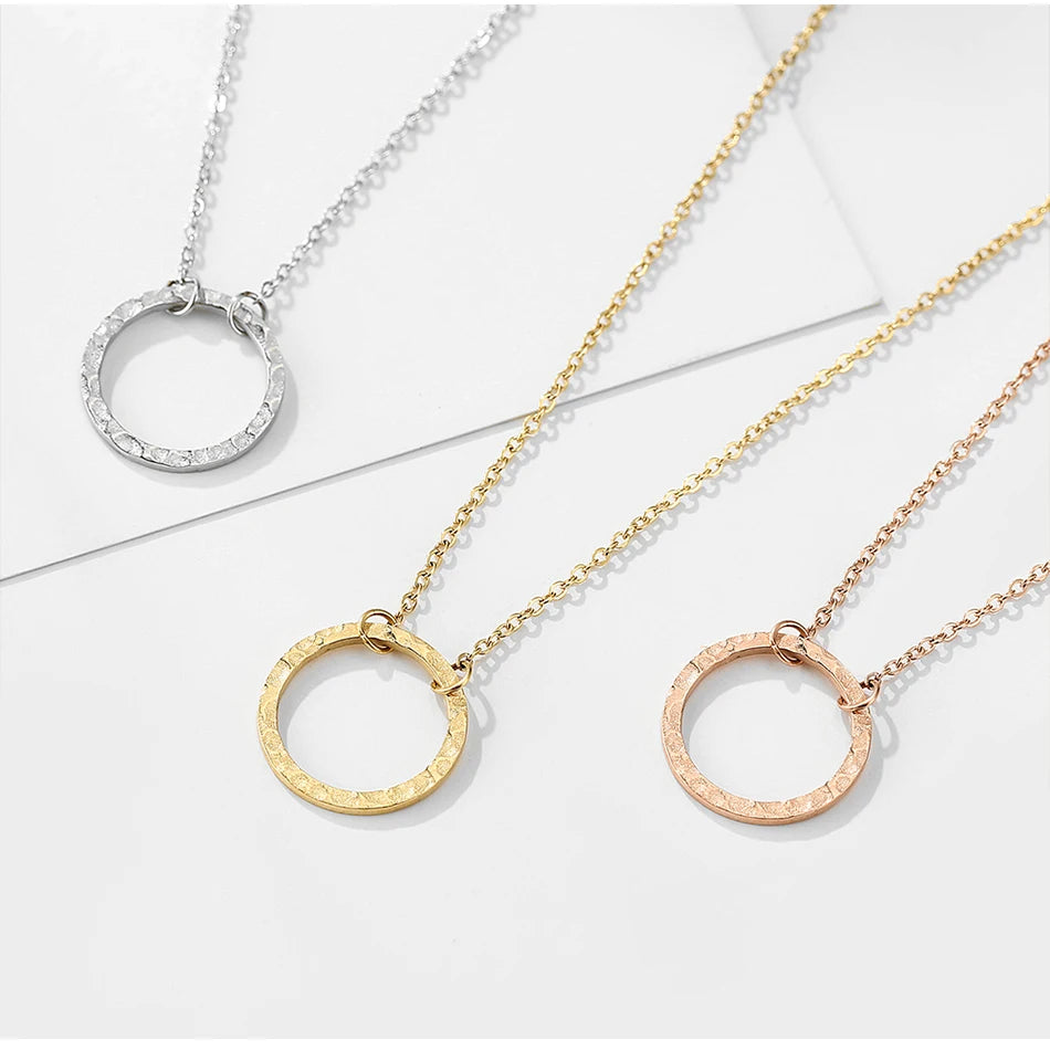 ELEGANT MINIMALIST NECKLACE