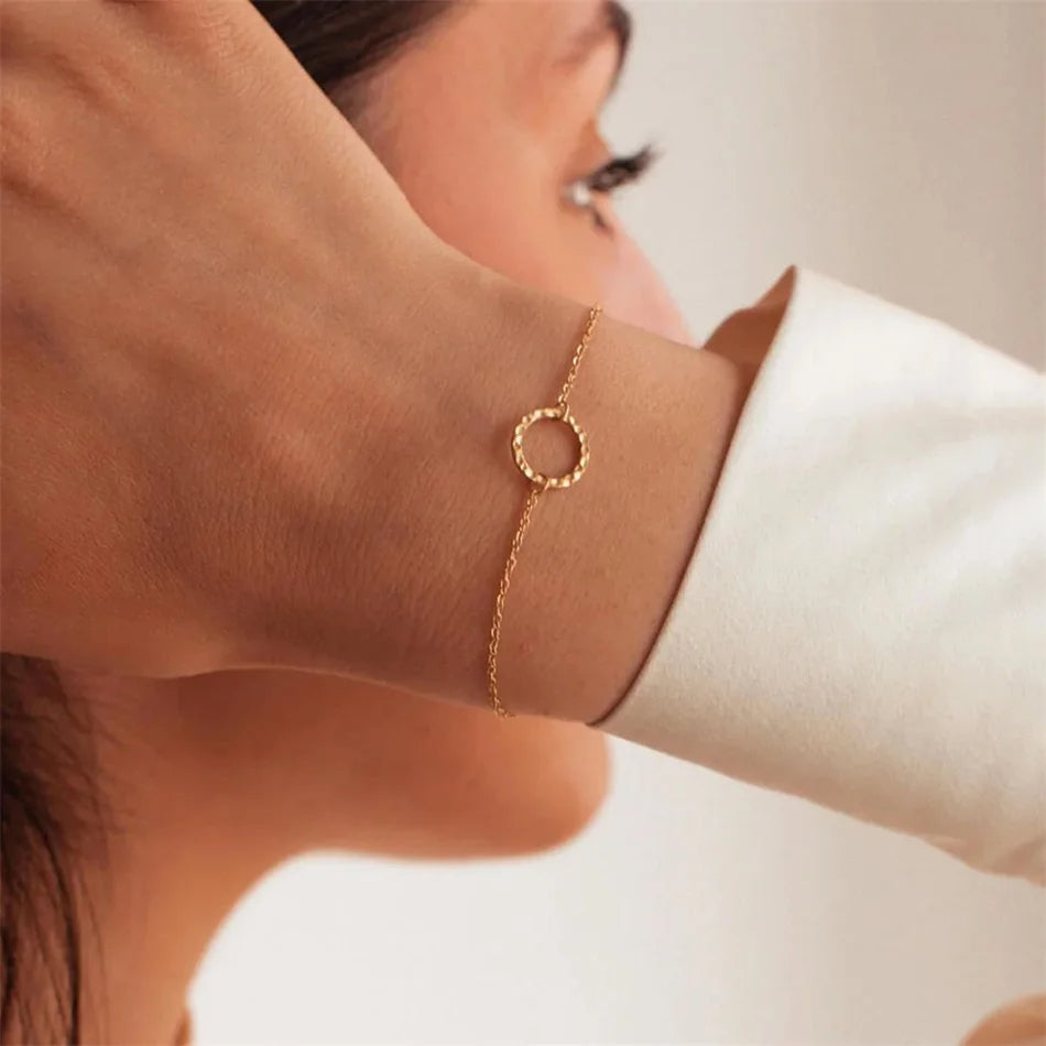 ELEGANT MINIMALIST BRACELET