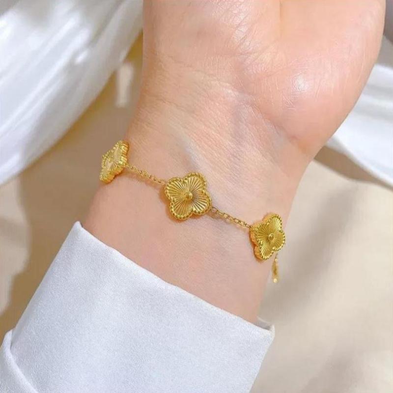 LUCKY CLOVER BRACELET