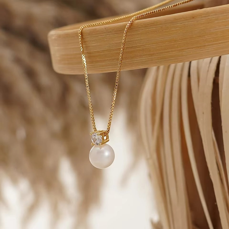 ELEGANCE PEARL NECKLACE