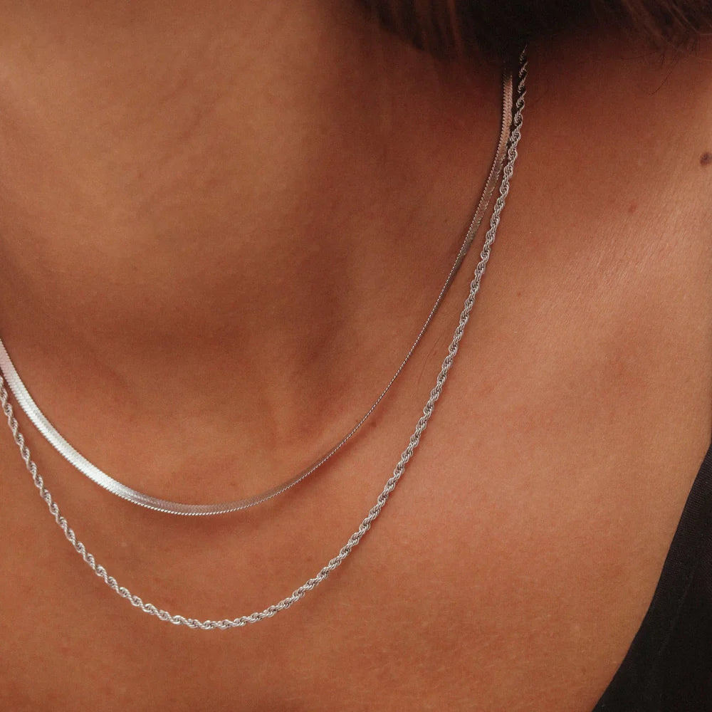 STYLISH TWO-LAYER NECKLACE